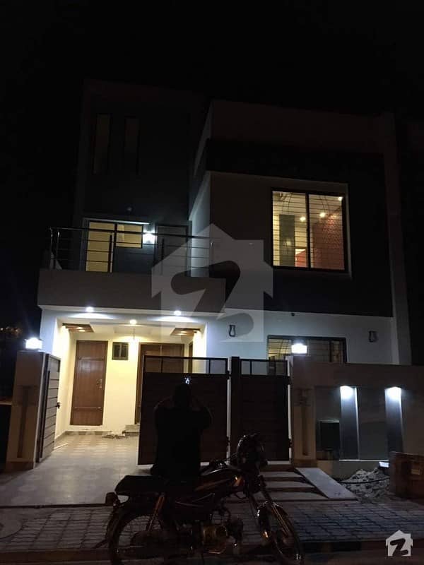 5 Marla Brand New Beautiful Lower Portion available for rent in Block BB Bahria Town