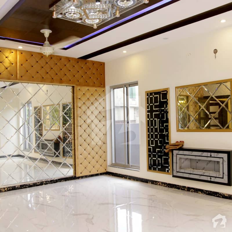 گلشنِ لاہور لاہور میں 5 کمروں کا 10 مرلہ مکان 75 ہزار میں کرایہ پر دستیاب ہے۔