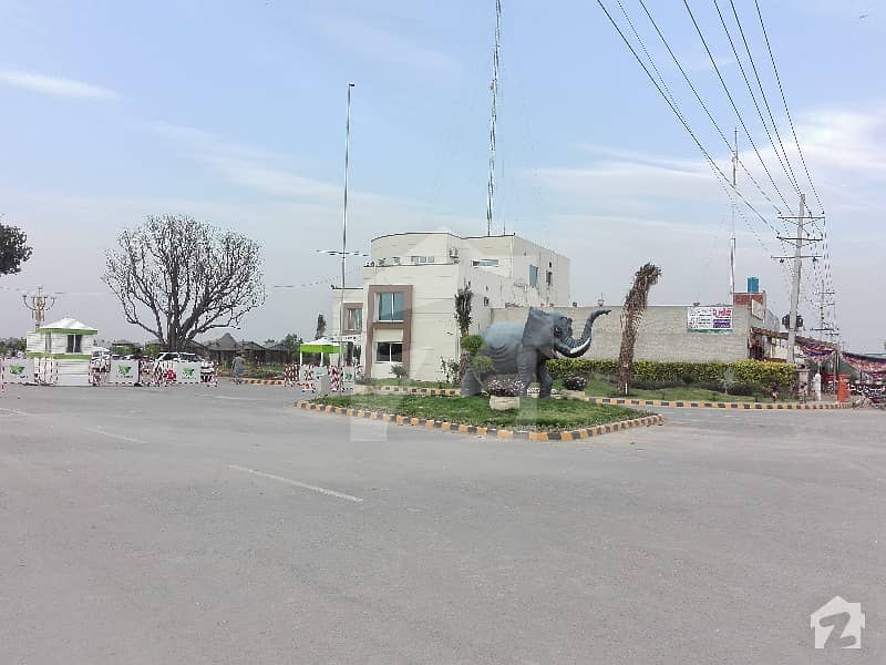 سفاری گارڈن ہاؤسنگ سکیم لاہور میں 8 مرلہ رہائشی پلاٹ 19.2 لاکھ میں برائے فروخت۔