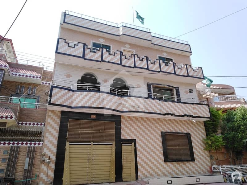 اقبال کالونی سرگودھا میں 10 مرلہ مکان 3 کروڑ میں برائے فروخت۔