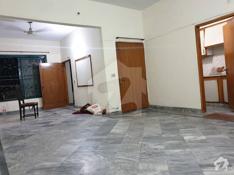 6 Marla Flat For Rent On Main Road Prime Location.