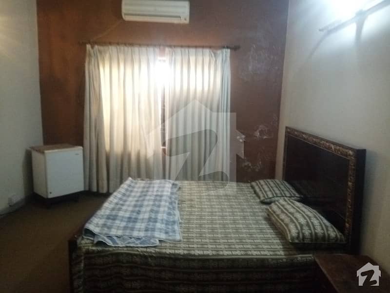 Dha Phase 4 Fully Furnished Single Master Room Available For Rent