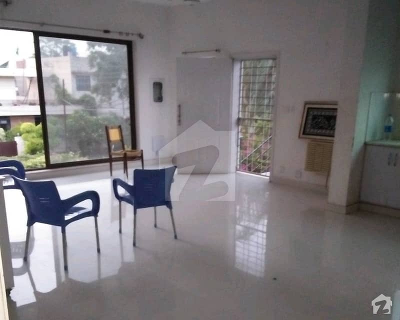 1 Kanal Upper Portion Is Available For Rent