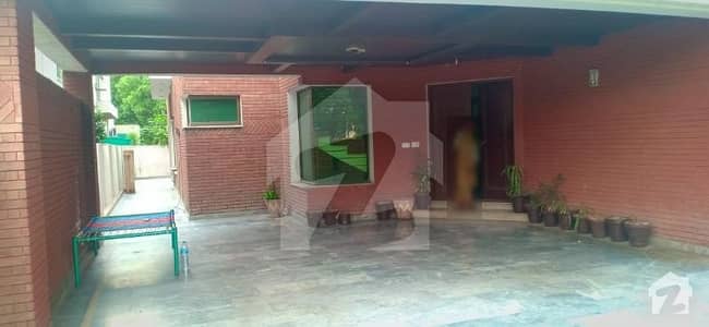 1 Kanal Beautiful Outclassed House Is Available For Rent ...