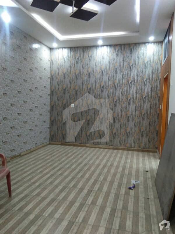گڑھی شاہو لاہور میں 3 کمروں کا 5 مرلہ مکان 1.3 کروڑ میں برائے فروخت۔