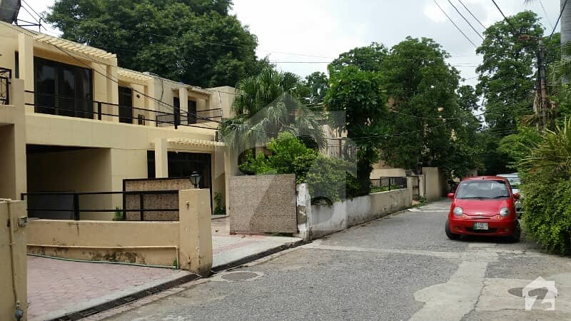 House For Rent  Available Gulberg 10 Marla