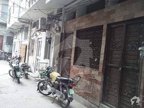صدر کینٹ لاہور میں 7 کمروں کا 8 مرلہ مکان 1.35 کروڑ میں برائے فروخت۔