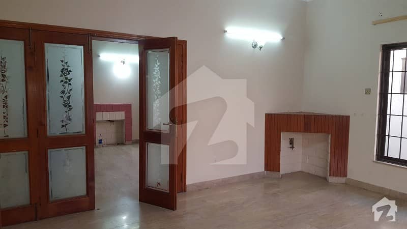 Dha 1 Kanal Awesome Upper Portion With Drawing Dining For Rent In Phase 4