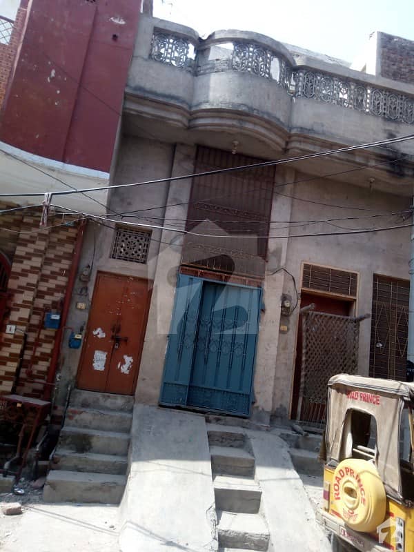 فاطمہ جناح روڈ سرگودھا میں 3 کمروں کا 2 مرلہ مکان 35 لاکھ میں برائے فروخت۔