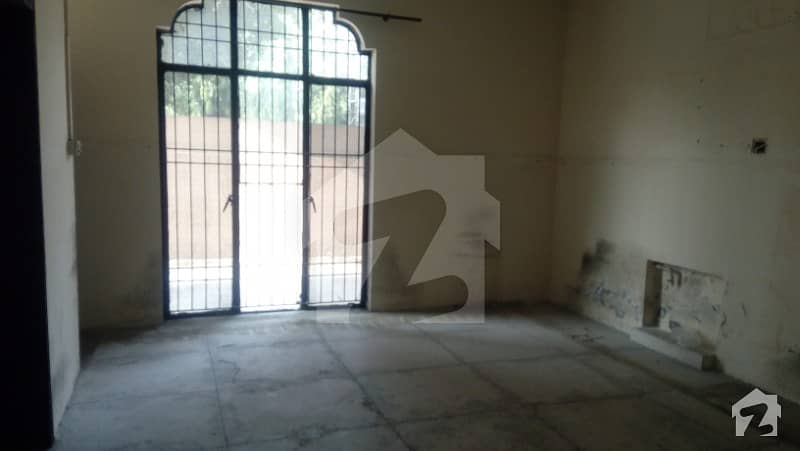 Residential 12 Marla House With Original Pictures Ideal Location In Cavalry Ground Lahore