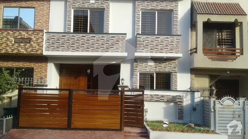 Brand New 25x40 Beautifully House For Sale In G13