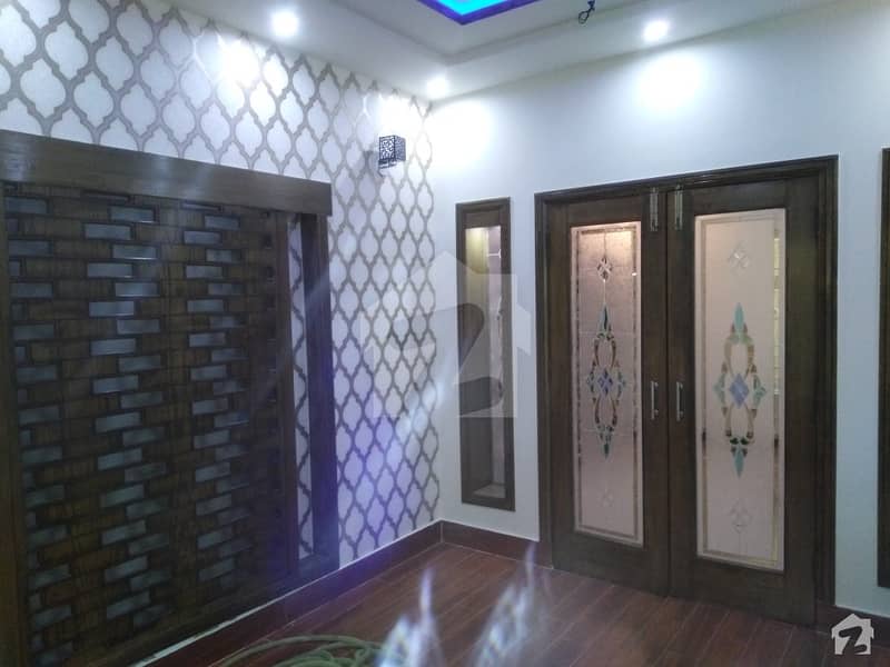 پی سی ایس آئی آر ہاؤسنگ سکیم لاہور میں 4 کمروں کا 5 مرلہ مکان 1. 25 کروڑ میں برائے فروخت۔