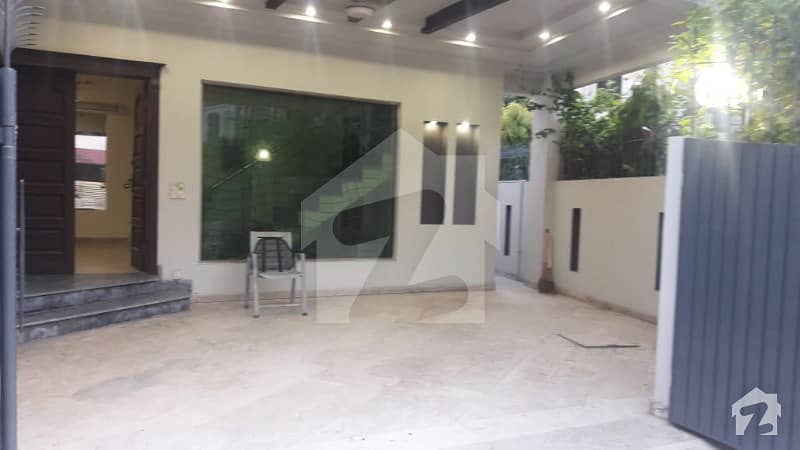 DEFENCE 10 MARLA OWNER BUILD BUNGALOW CORNER IDEAL LOCATION REASONABLE PRICE