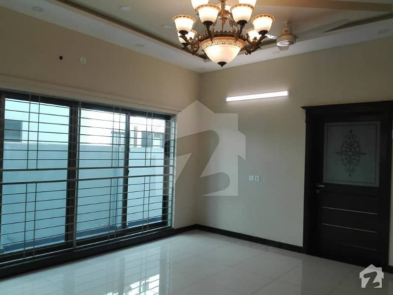 10 MARLA LOWER PORTION AVAILABLE FOR RENT Tariq Gardens, Lahore ID17938527