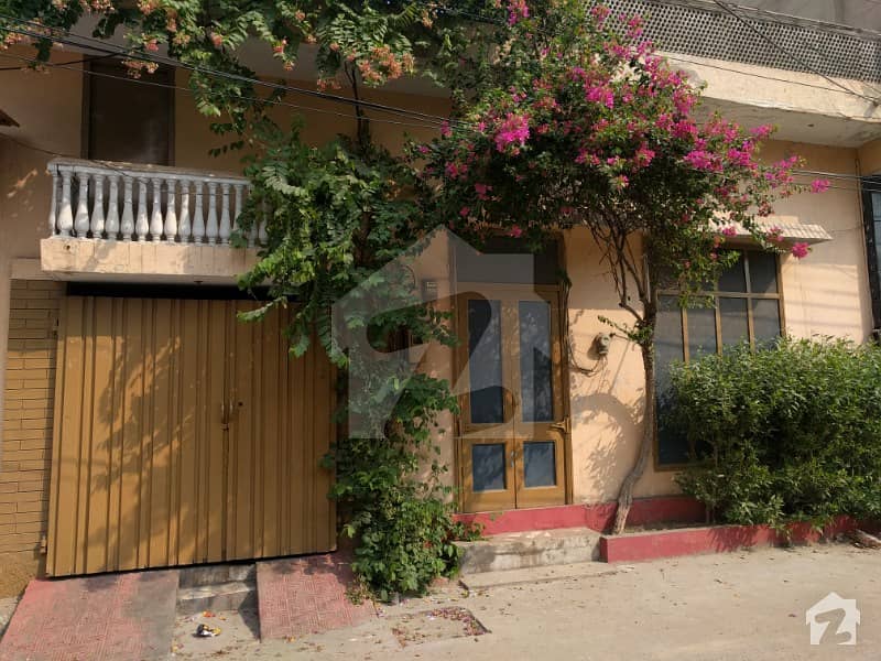 سرگودھا روڈ فیصل آباد میں 6 کمروں کا 7 مرلہ مکان 1.5 کروڑ میں برائے فروخت۔