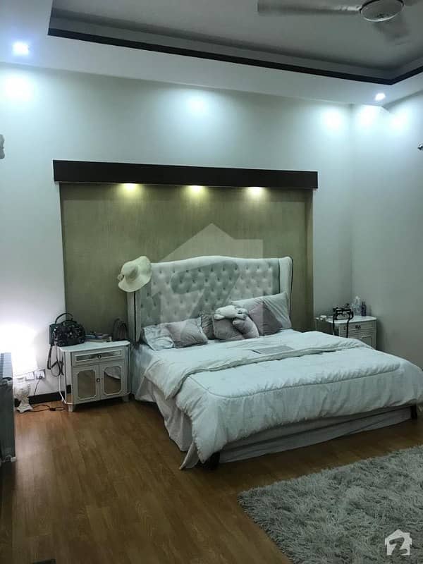 10 Marla Furnished Use Bungalow On Cost Price Urgent Sale Near Park