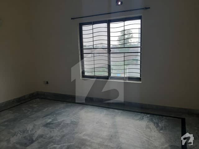 2 bed's TV kitchen fully Marble apartment flat only family needs