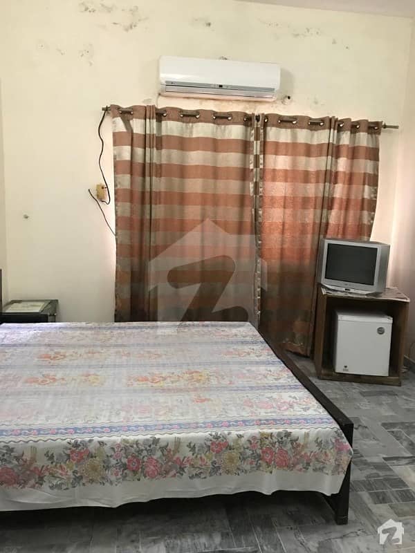 گلبرگ 3 گلبرگ لاہور میں 1 کمرے کا 2 مرلہ کمرہ 22 ہزار میں کرایہ پر دستیاب ہے۔