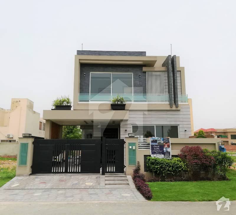 Leads Presenting Modern Design 10 Marla Bungalow In Dha Lahore