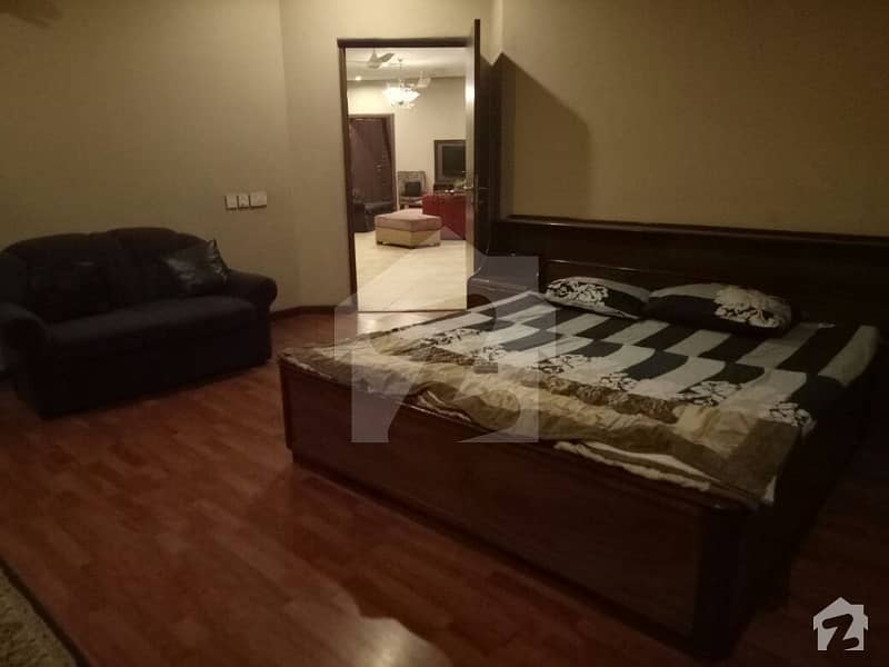 One Kanal Fully Furnished Upper Portion With Separate Entrance