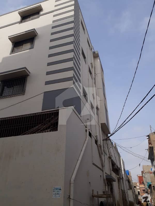 الطاف ٹاؤن کورنگی کراچی میں 6 کمروں کا 3 مرلہ مکان 1.25 کروڑ میں برائے فروخت۔