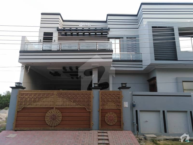 فیصل باغ ٹاؤن بہاولپور میں 5 کمروں کا 8 مرلہ مکان 1.6 کروڑ میں برائے فروخت۔