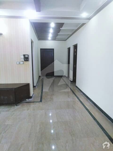 ڈی ایچ اے فیز 3 ڈیفنس (ڈی ایچ اے) لاہور میں 3 کمروں کا 2 کنال بالائی پورشن 95 ہزار میں کرایہ پر دستیاب ہے۔