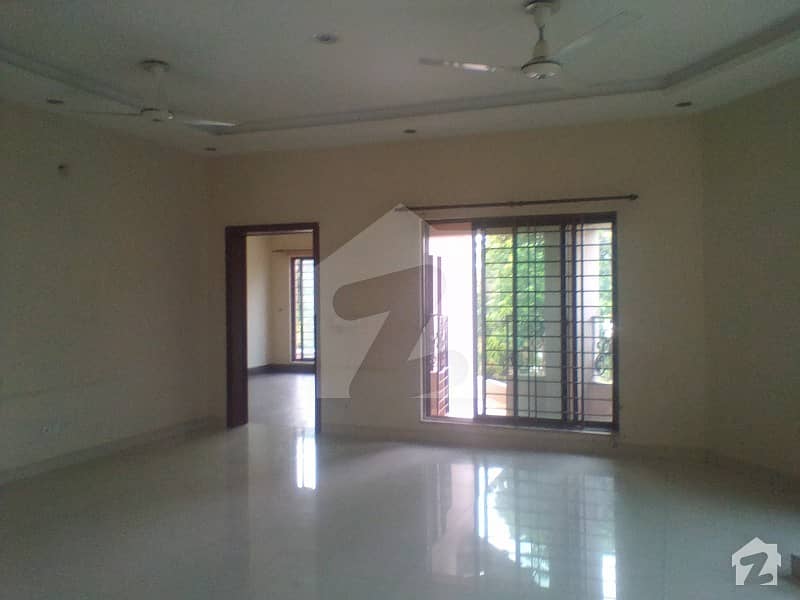 1  kanal solid double unit bungalow prime location