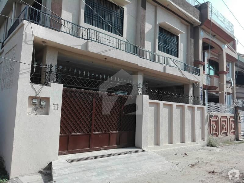 ڈنگہ کھاریاں میں 6 کمروں کا 6 مرلہ مکان 1. 2 کروڑ میں برائے فروخت۔