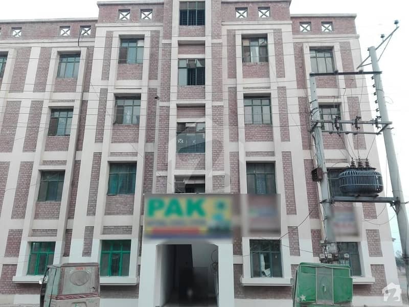 شیرشاہ کالونی - راؤنڈ روڈ لاہور میں 2 کمروں کا 3 مرلہ فلیٹ 10 ہزار میں کرایہ پر دستیاب ہے۔