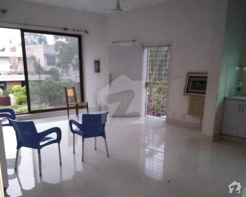 1 Kanal Upper Portion Is Available For Rent