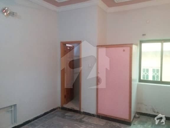 Hayatabad Phase 6 - F9  Block - Upper Portion For Rent