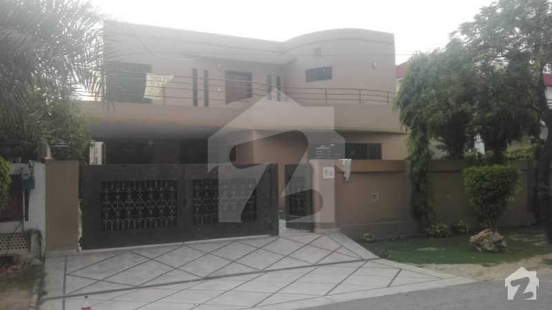 20 Marla Used Luxurious Designer Bungalow For Sale At Dha Phase 3