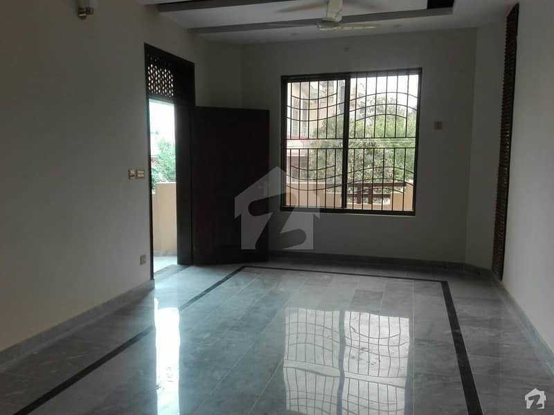 عسکری 14 راولپنڈی میں 3 کمروں کا 10 مرلہ مکان 2.05 کروڑ میں برائے فروخت۔