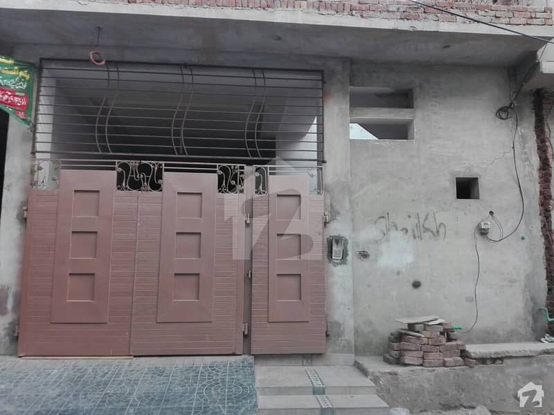 204 چک روڈ فیصل آباد میں 2 کمروں کا 5 مرلہ مکان 70 لاکھ میں برائے فروخت۔