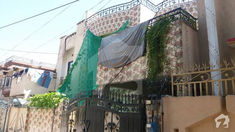 لالازار 2 راولپنڈی میں 4 کمروں کا 8 مرلہ مکان 1. 05 کروڑ میں برائے فروخت۔