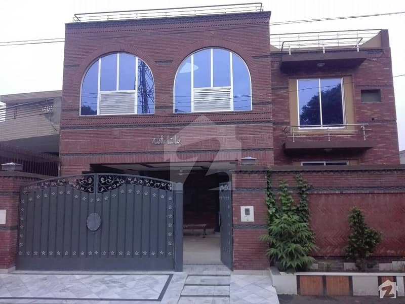 پی سی ایس آئی آر سٹاف کالونی لاہور میں 4 کمروں کا 17 مرلہ مکان 2. 5 کروڑ میں برائے فروخت۔