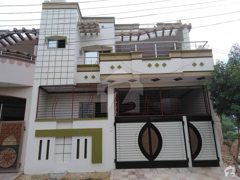علامہ اقبال ایونیو جہانگی والا روڈ بہاولپور میں 4 کمروں کا 6 مرلہ مکان 90 لاکھ میں برائے فروخت۔