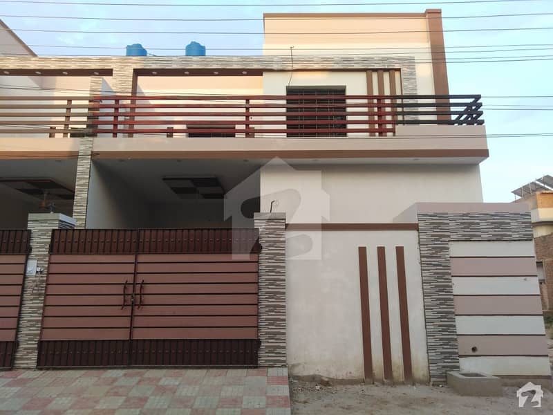 المجید پیراڈایئز رفیع قمر روڈ بہاولپور میں 4 کمروں کا 5 مرلہ مکان 85 لاکھ میں برائے فروخت۔