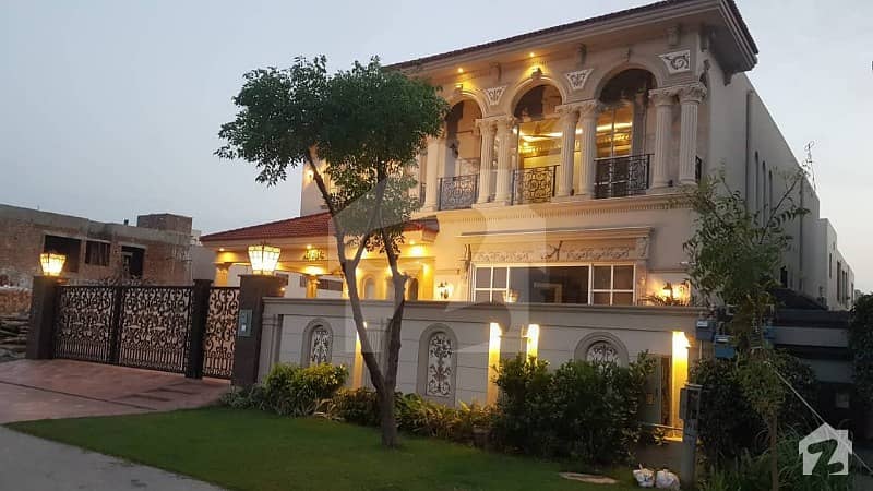 ڈی ایچ اے فیز 6 - بلاک اے فیز 6 ڈیفنس (ڈی ایچ اے) لاہور میں 5 کمروں کا 1 کنال مکان 4. 15 کروڑ میں برائے فروخت۔