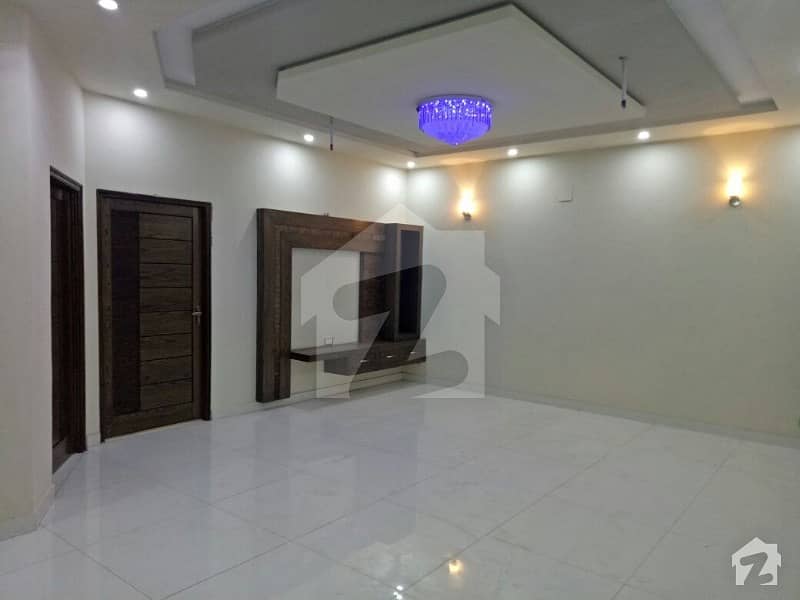 1 Kanal Upper Portion For Rent With Separate Gate