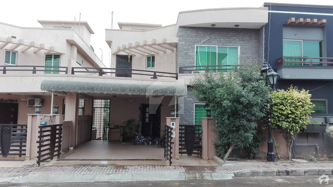 بحریہ ٹاؤن ۔ سفاری ولاز بحریہ ٹاؤن راولپنڈی راولپنڈی میں 7 کمروں کا 16 مرلہ مکان 2.7 کروڑ میں برائے فروخت۔