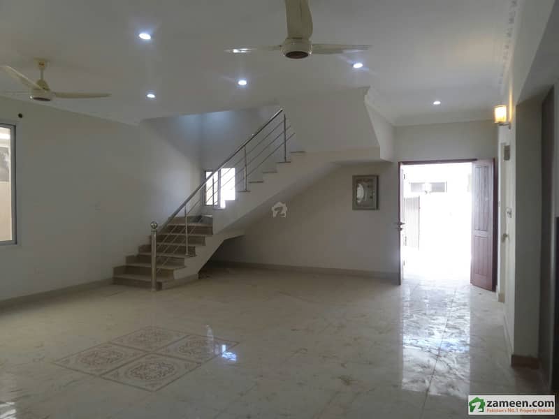 نیول ہاؤسنگ سکیم کراچی میں 5 کمروں کا 14 مرلہ مکان 12 کروڑ میں برائے فروخت۔