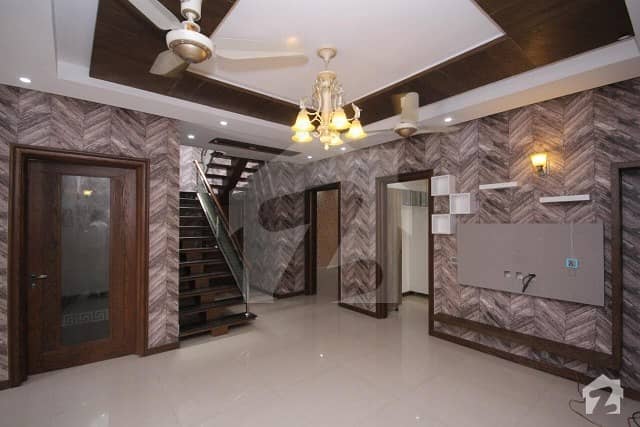 1 Kanal Outstanding Beautiful House Double Kitchen  Available For Rent At Dha Phase 3