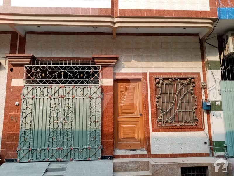 محمد نگر فیصل آباد میں 5 کمروں کا 4 مرلہ مکان 75 لاکھ میں برائے فروخت۔