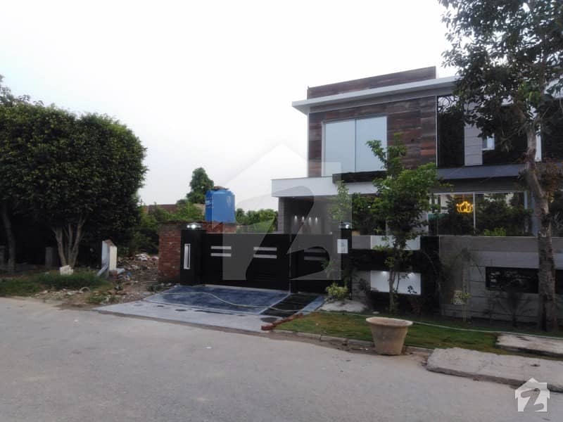 13 Marla Bungalow For Sale In A Block Of Green City Lahore