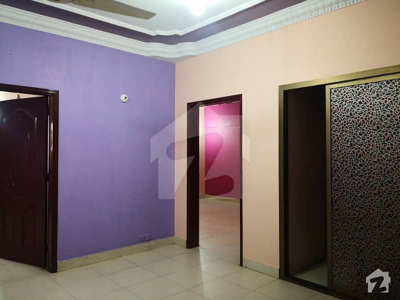 ناظم آباد - بلاک 3 ناظم آباد کراچی میں 2 کمروں کا 6 مرلہ فلیٹ 33 ہزار میں کرایہ پر دستیاب ہے۔