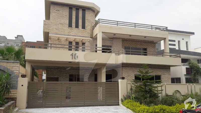 Dha Phase II Sector A 1 Kanal 5 Bed Use House For Sale
