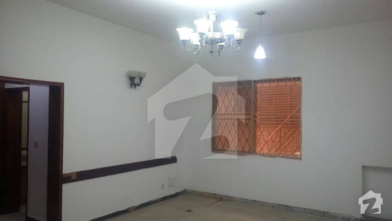42 Marla Old House For Sale In Main Cantt