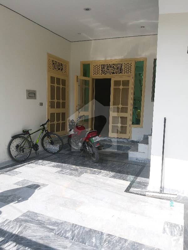 سوان گارڈن ۔ بلاک جی سوان گارڈن اسلام آباد میں 4 کمروں کا 8 مرلہ مکان 1. 25 کروڑ میں برائے فروخت۔